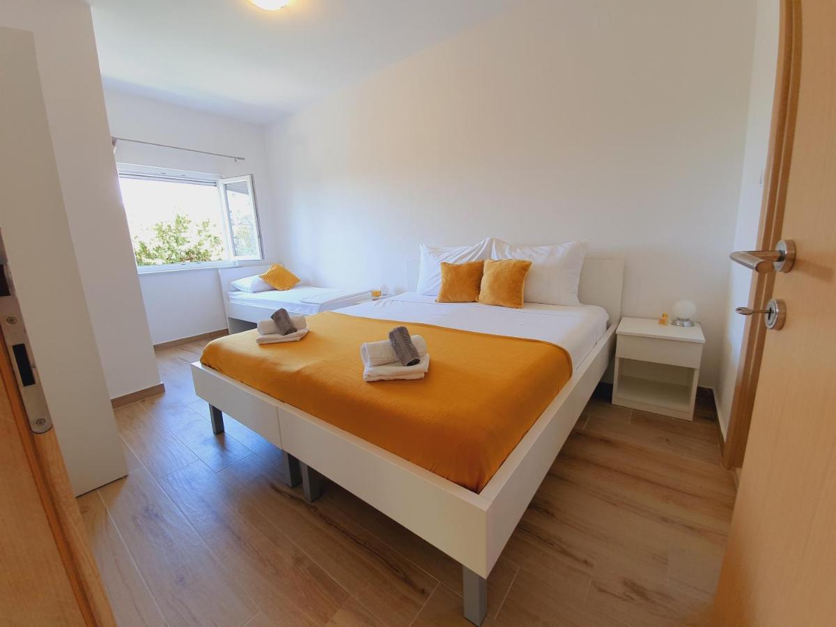 Apartmani Starigrad Paklenica - Danijel Екстериор снимка