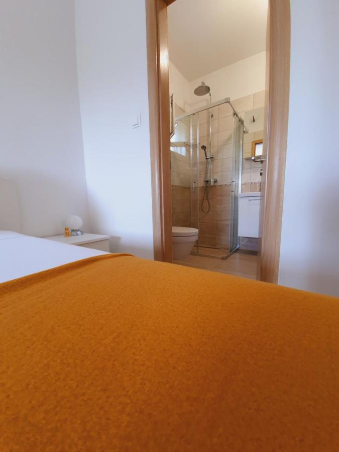Apartmani Starigrad Paklenica - Danijel Екстериор снимка
