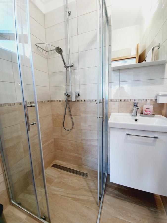 Apartmani Starigrad Paklenica - Danijel Екстериор снимка