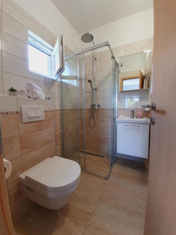 Apartmani Starigrad Paklenica - Danijel Екстериор снимка