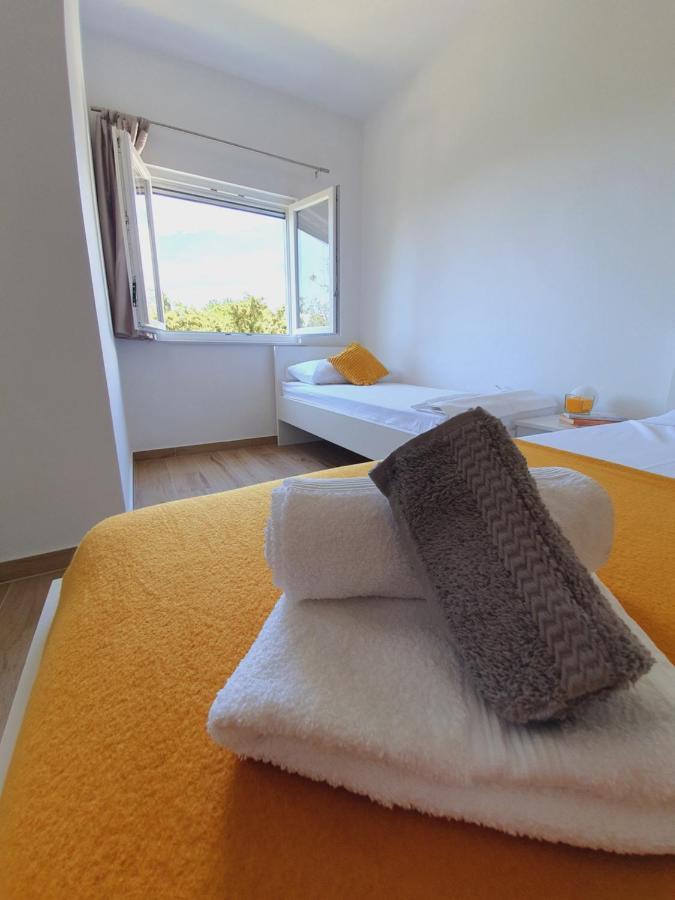 Apartmani Starigrad Paklenica - Danijel Екстериор снимка