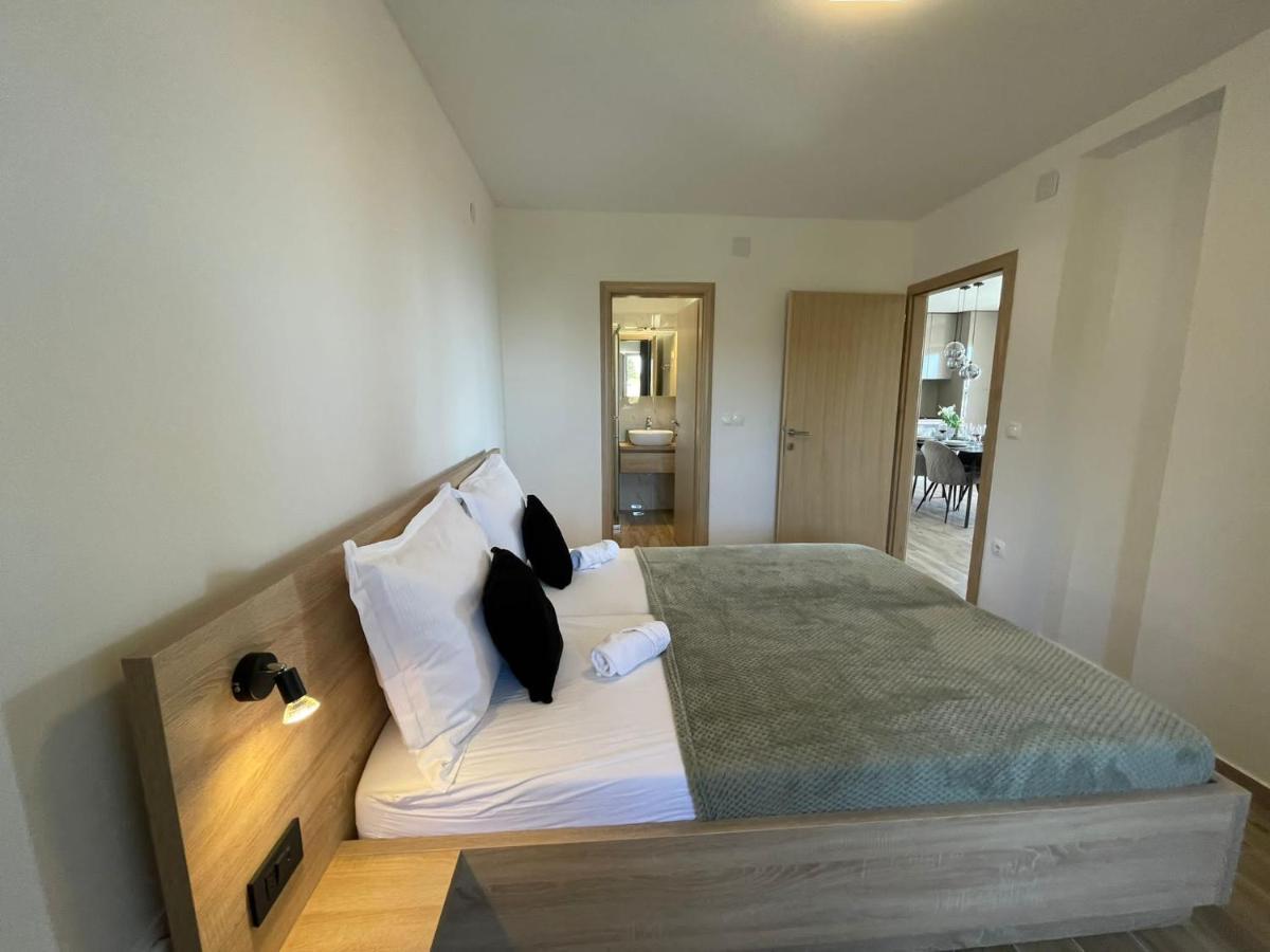 Apartmani Starigrad Paklenica - Danijel Екстериор снимка