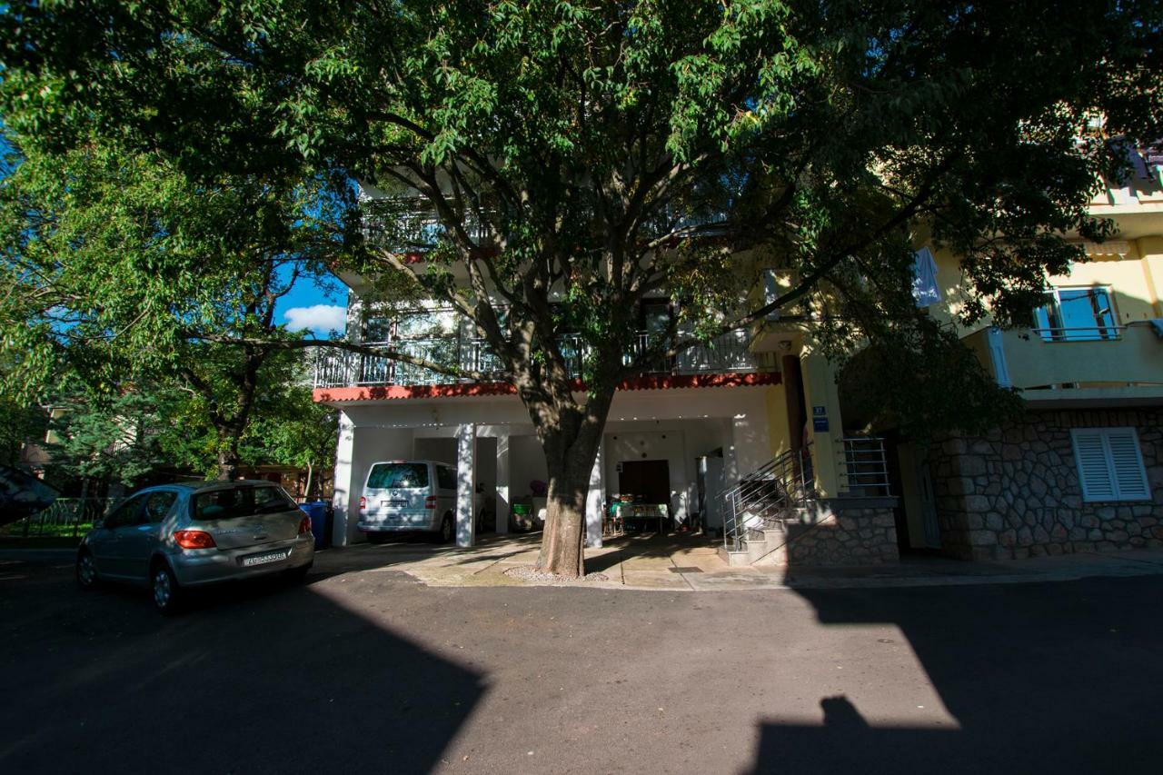 Apartmani Starigrad Paklenica - Danijel Екстериор снимка